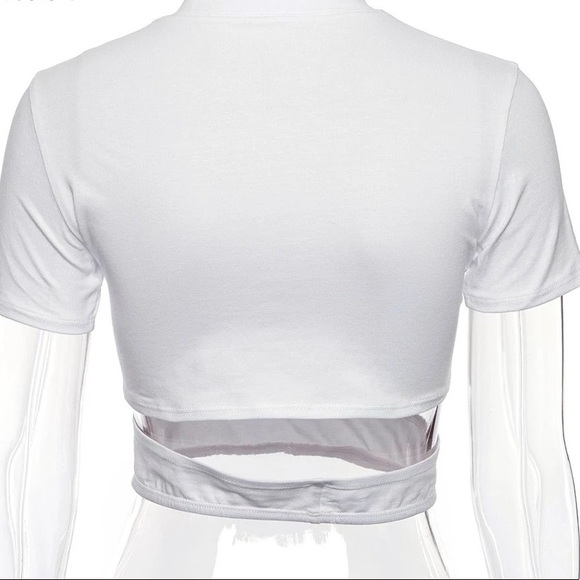 NWT Trendy White Crop Top with Cutout Detail - Picture 5 of 5